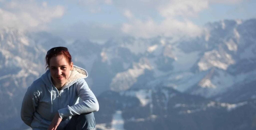 lehleha jeunes au sommet d'une montagne